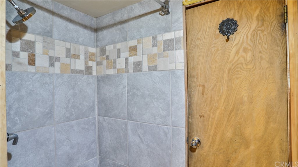 34 Manker Flats Mt Baldy, CA 91759 - Photo 17 of 30 a bathroom with a shower