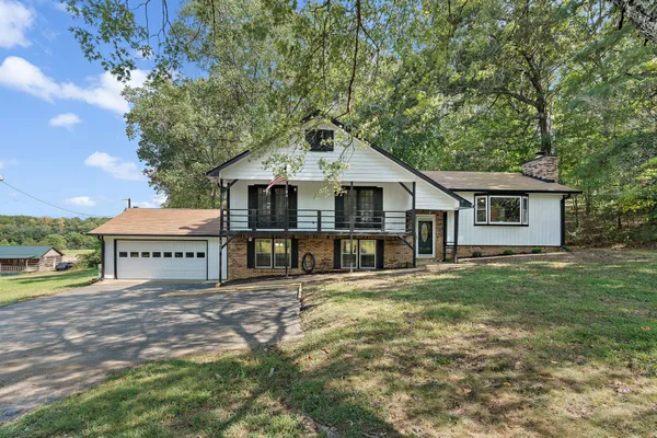 $400,000 | 1627 West Grab Creek Road, Dickson, TN 37055