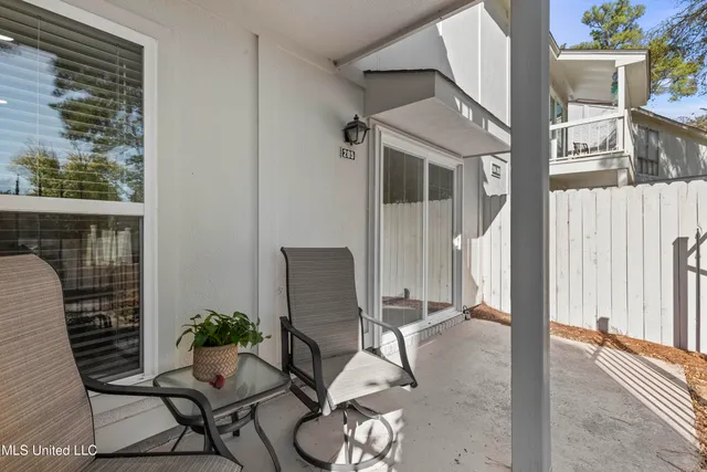 $280,000 | 550 Post Road, Unit 205, Ridgeland, MS 39157