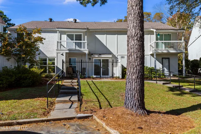 $280,000 | 550 Post Road, Unit 205, Ridgeland, MS 39157