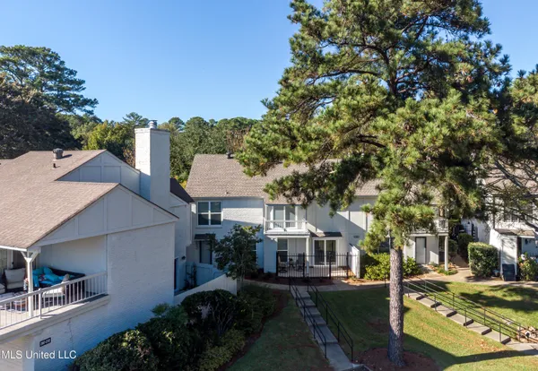 $280,000 | 550 Post Road, Unit 205, Ridgeland, MS 39157