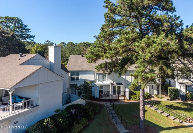 $280,000 | 550 Post Road, Unit 205, Ridgeland, MS 39157