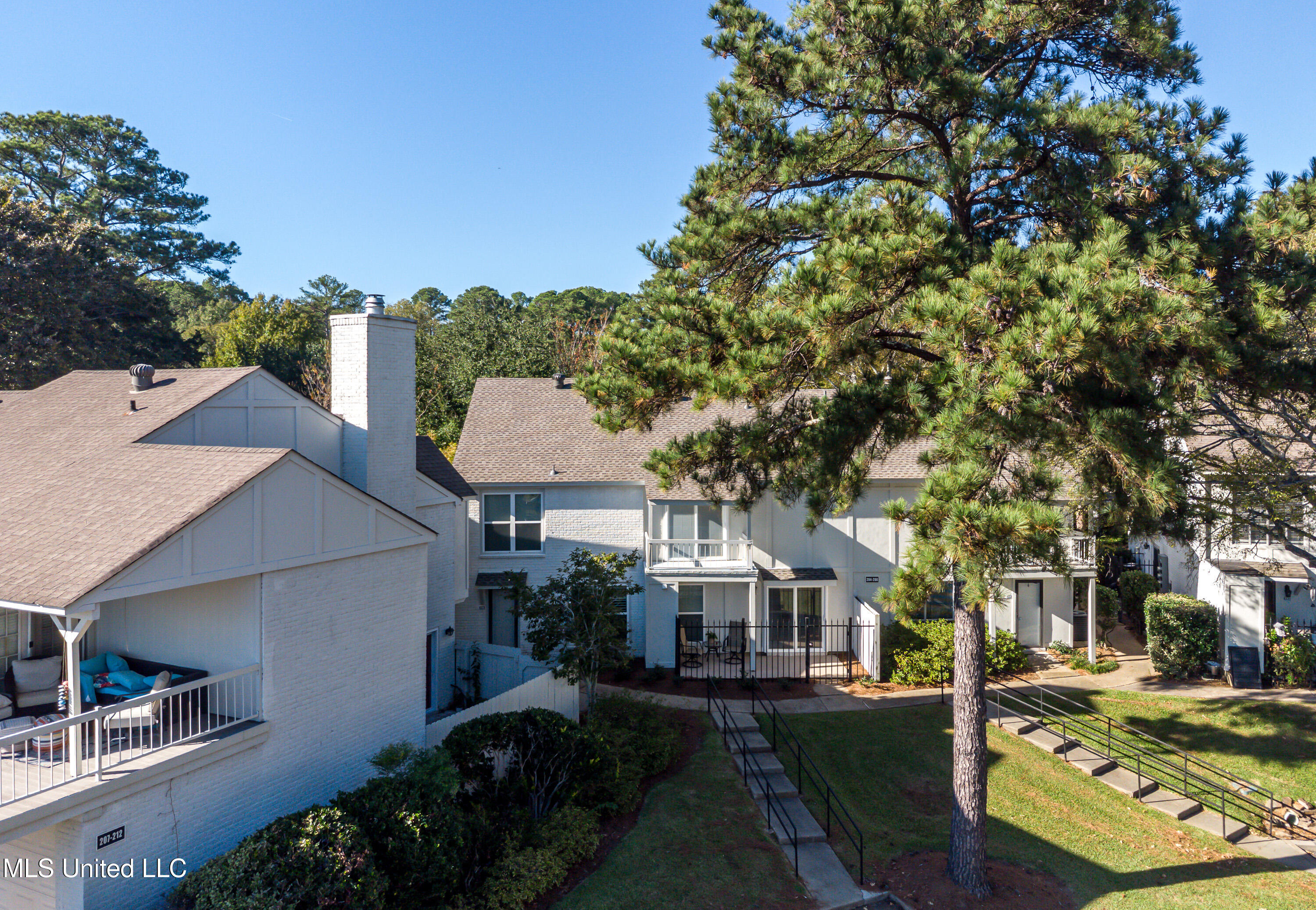 550 Post Road, Unit 205 Ridgeland, MS 39157 - Photo 4 of 71 Point Clear 205 drone-1