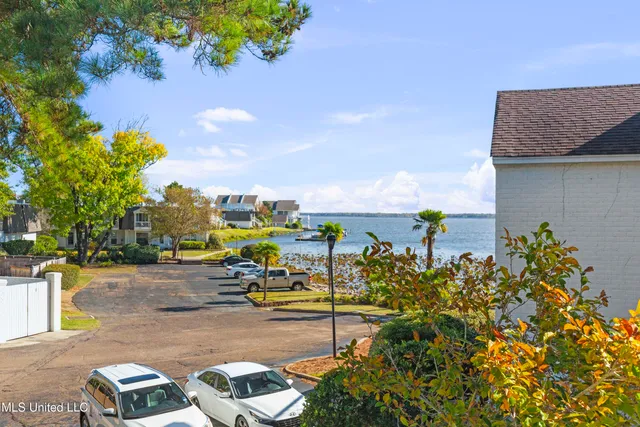 $280,000 | 550 Post Road, Unit 205, Ridgeland, MS 39157