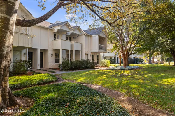 $280,000 | 550 Post Road, Unit 205, Ridgeland, MS 39157