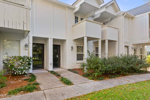 $280,000 | 550 Post Road, Unit 205, Ridgeland, MS 39157