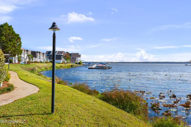 $280,000 | 550 Post Road, Unit 205, Ridgeland, MS 39157