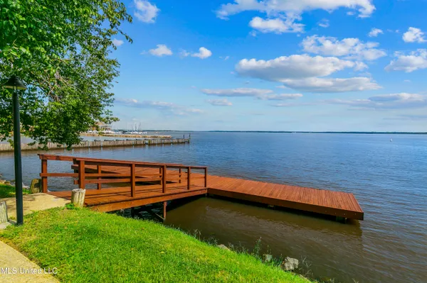 $280,000 | 550 Post Road, Unit 205, Ridgeland, MS 39157