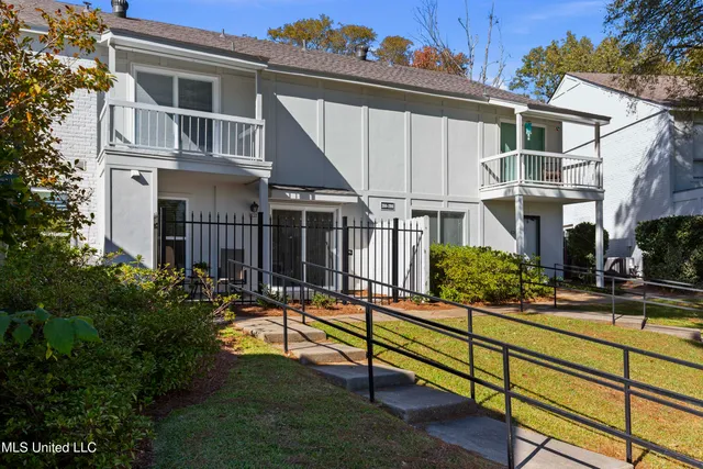 $280,000 | 550 Post Road, Unit 205, Ridgeland, MS 39157