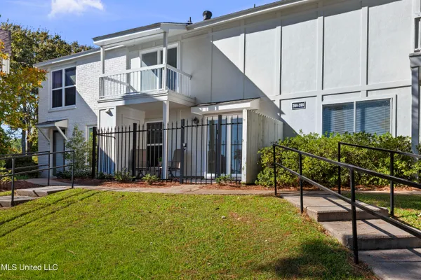 $280,000 | 550 Post Road, Unit 205, Ridgeland, MS 39157