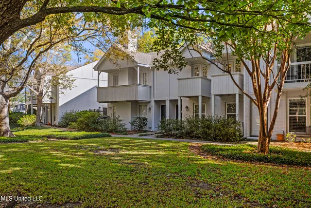 $280,000 | 550 Post Road, Unit 205, Ridgeland, MS 39157