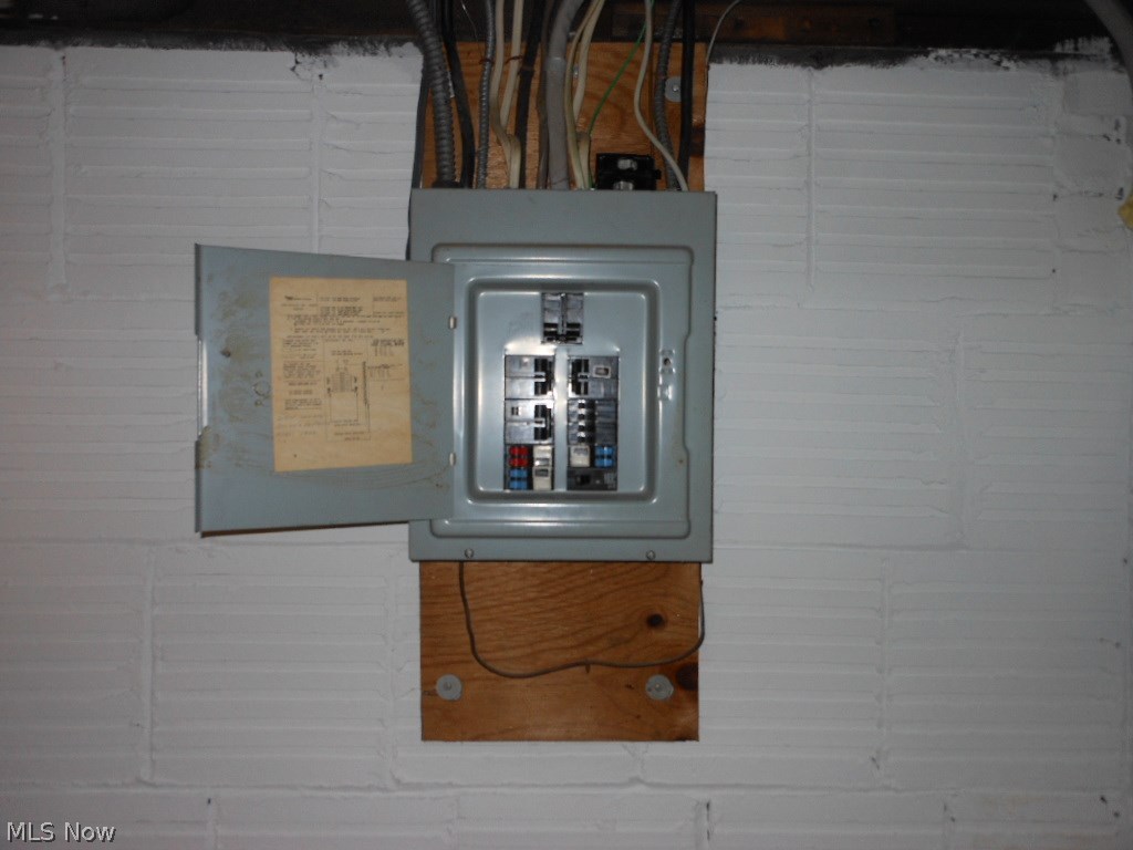 1559 Massillon Road Akron, OH 44312 - Photo 16 of 22 Gallery Image 16