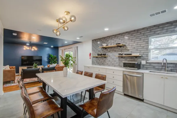 $550,000 | 9515 Meadowglen Lane, Houston, TX 77063