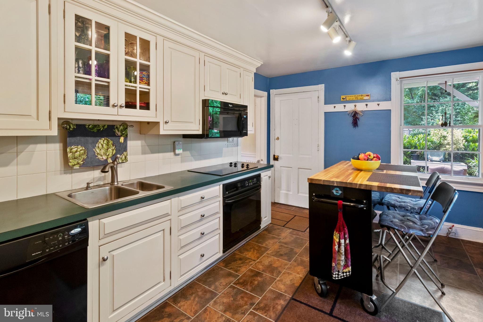 808 Newtown Road Berwyn, PA 19312 - Photo 8 of 52