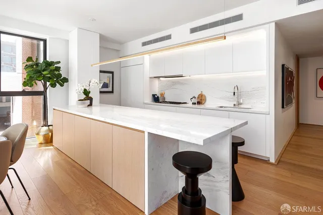 $2,695,000 | 1 Steuart Street, Unit 305, San Francisco, CA 94105