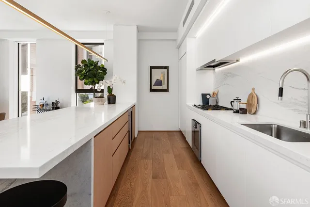 $2,695,000 | 1 Steuart Street, Unit 305, San Francisco, CA 94105