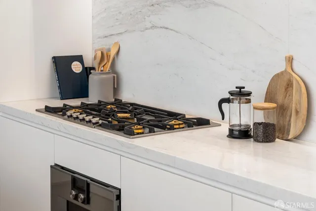 $2,695,000 | 1 Steuart Street, Unit 305, San Francisco, CA 94105