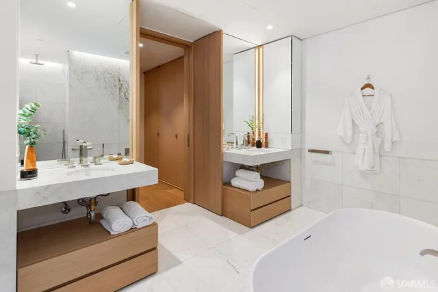 $2,695,000 | 1 Steuart Street, Unit 305, San Francisco, CA 94105