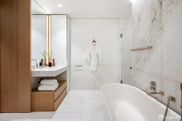 $2,695,000 | 1 Steuart Street, Unit 305, San Francisco, CA 94105