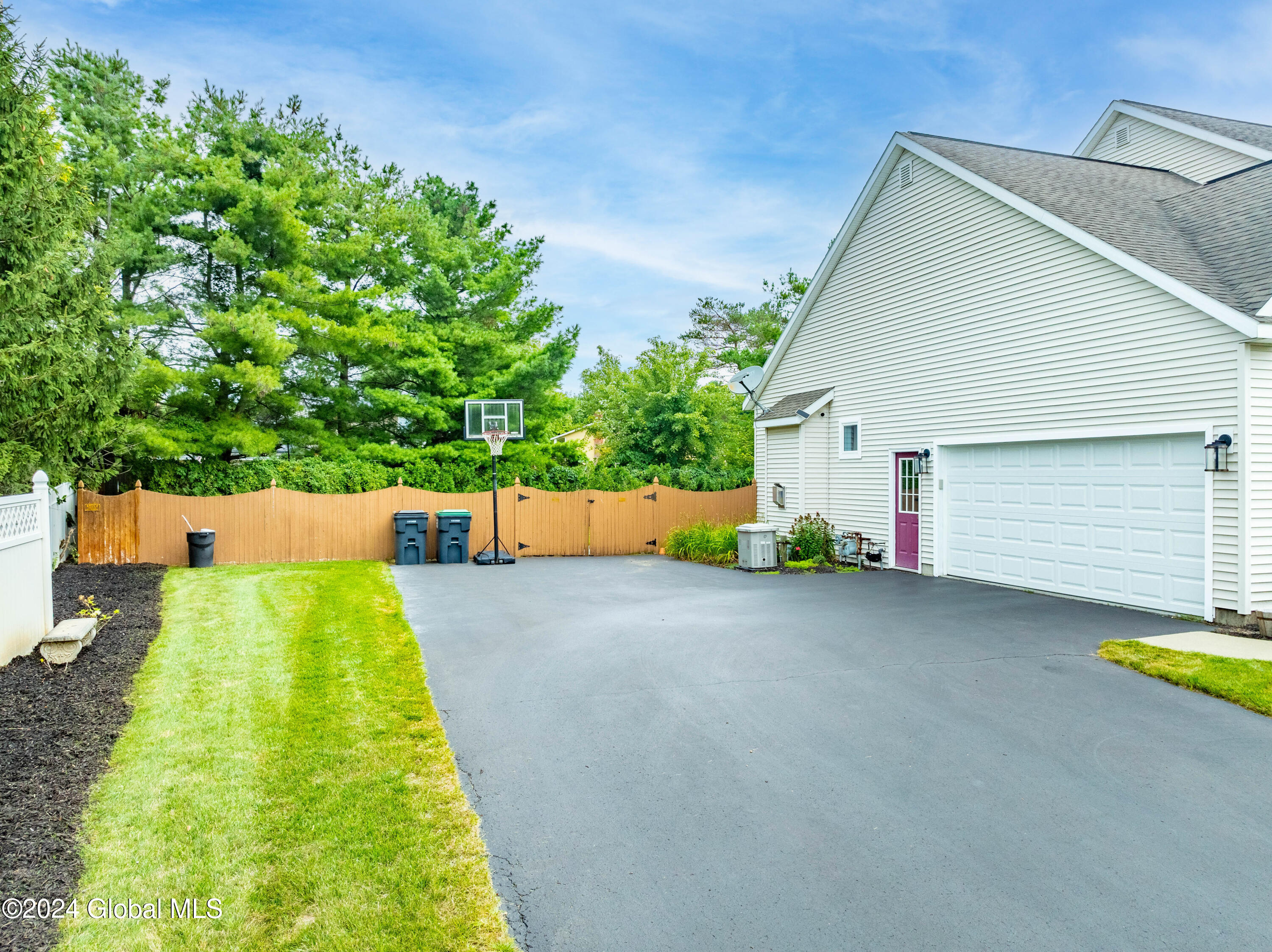 4017 Newcastle Road Schenectady, NY 12303 - Photo 53 of 58 8