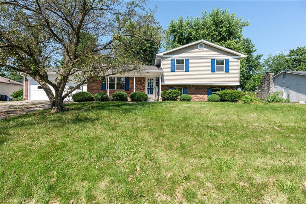 982 Stonegate Road Greenwood, IN 46142 - Photo 1 of 31 Gallery Image 1