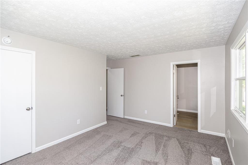 982 Stonegate Road Greenwood, IN 46142 - Photo 17 of 31 Gallery Image 17