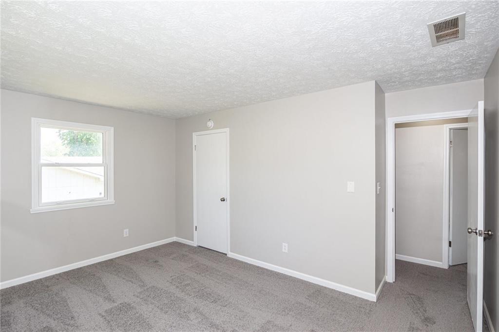 982 Stonegate Road Greenwood, IN 46142 - Photo 18 of 31 Gallery Image 18