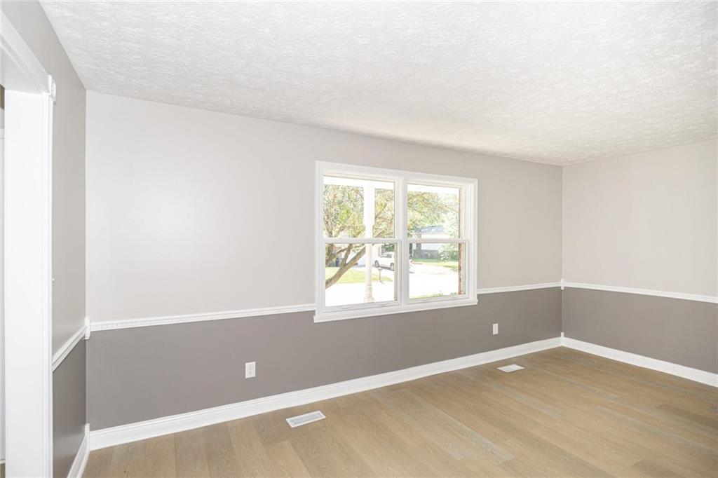 982 Stonegate Road Greenwood, IN 46142 - Photo 2 of 31 Gallery Image 2