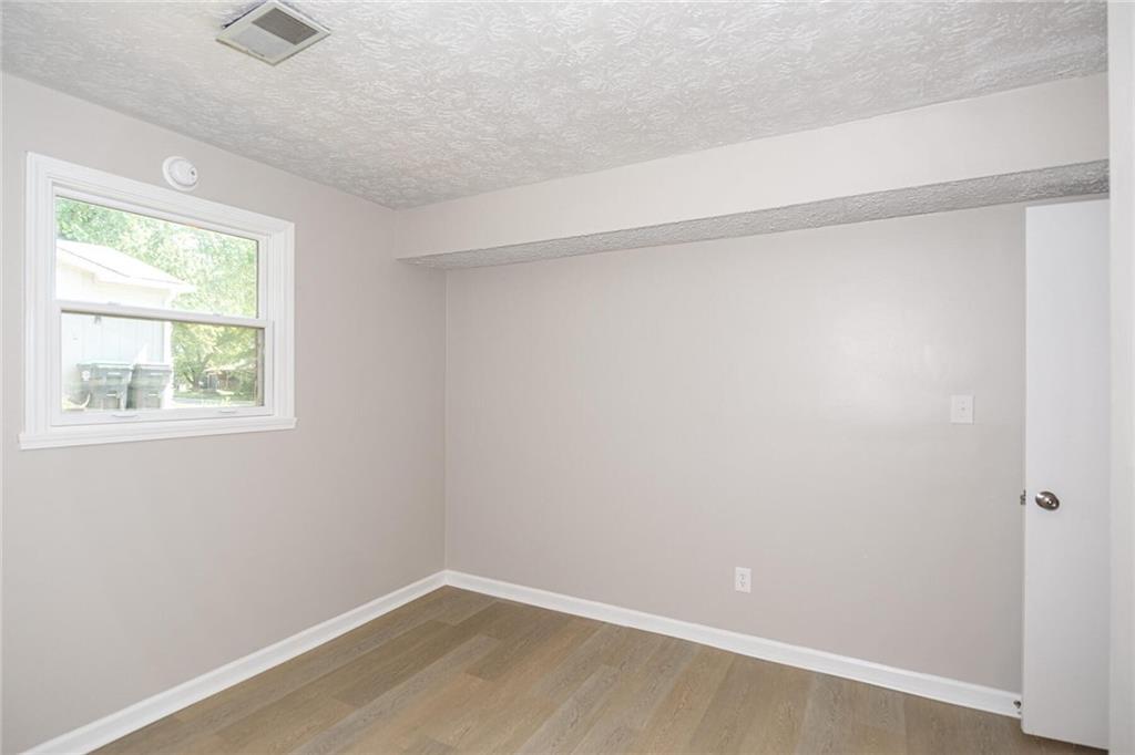 982 Stonegate Road Greenwood, IN 46142 - Photo 21 of 31 Gallery Image 21