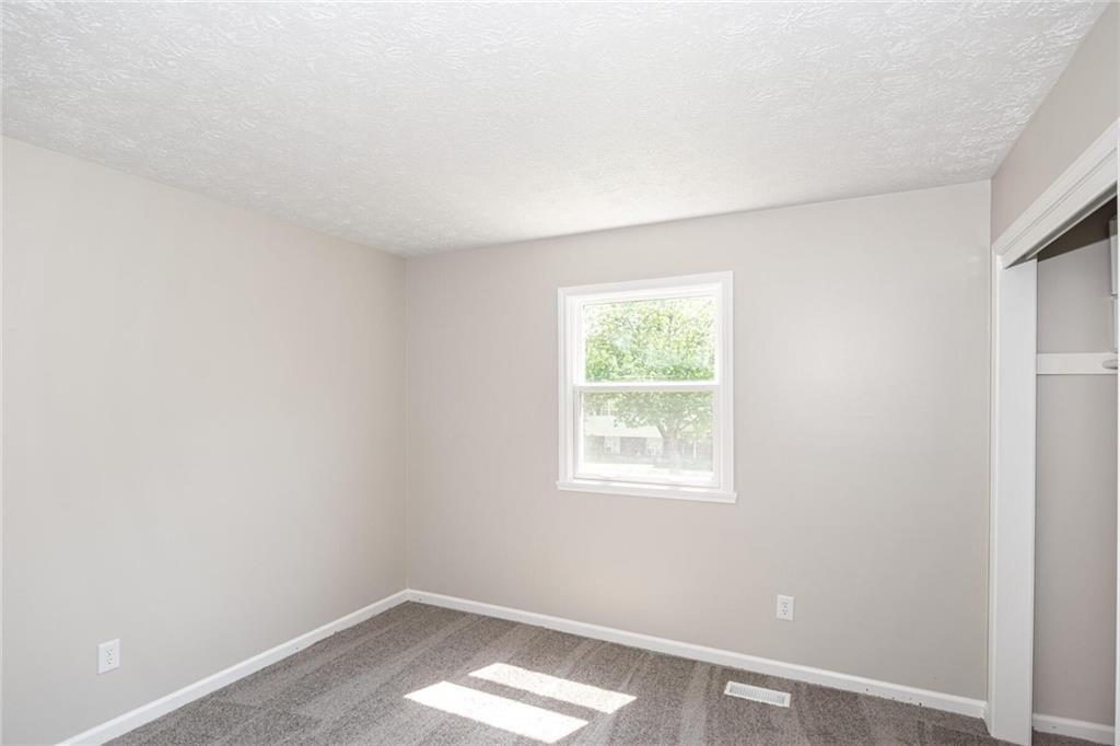 982 Stonegate Road Greenwood, IN 46142 - Photo 26 of 31 Gallery Image 26