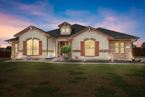 $650,000 | 201 North Rawhide Trail, Liberty Hill, TX 78642