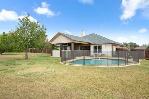 $650,000 | 201 North Rawhide Trail, Liberty Hill, TX 78642