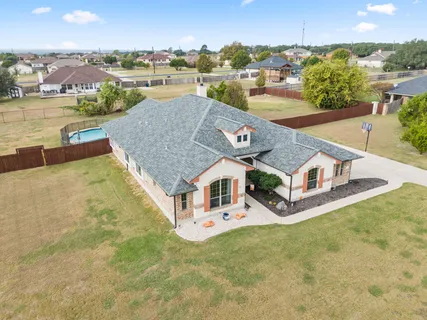 $650,000 | 201 North Rawhide Trail, Liberty Hill, TX 78642