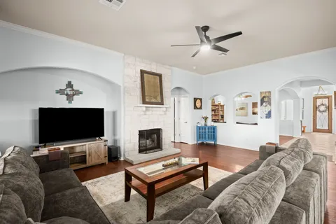 $650,000 | 201 North Rawhide Trail, Liberty Hill, TX 78642