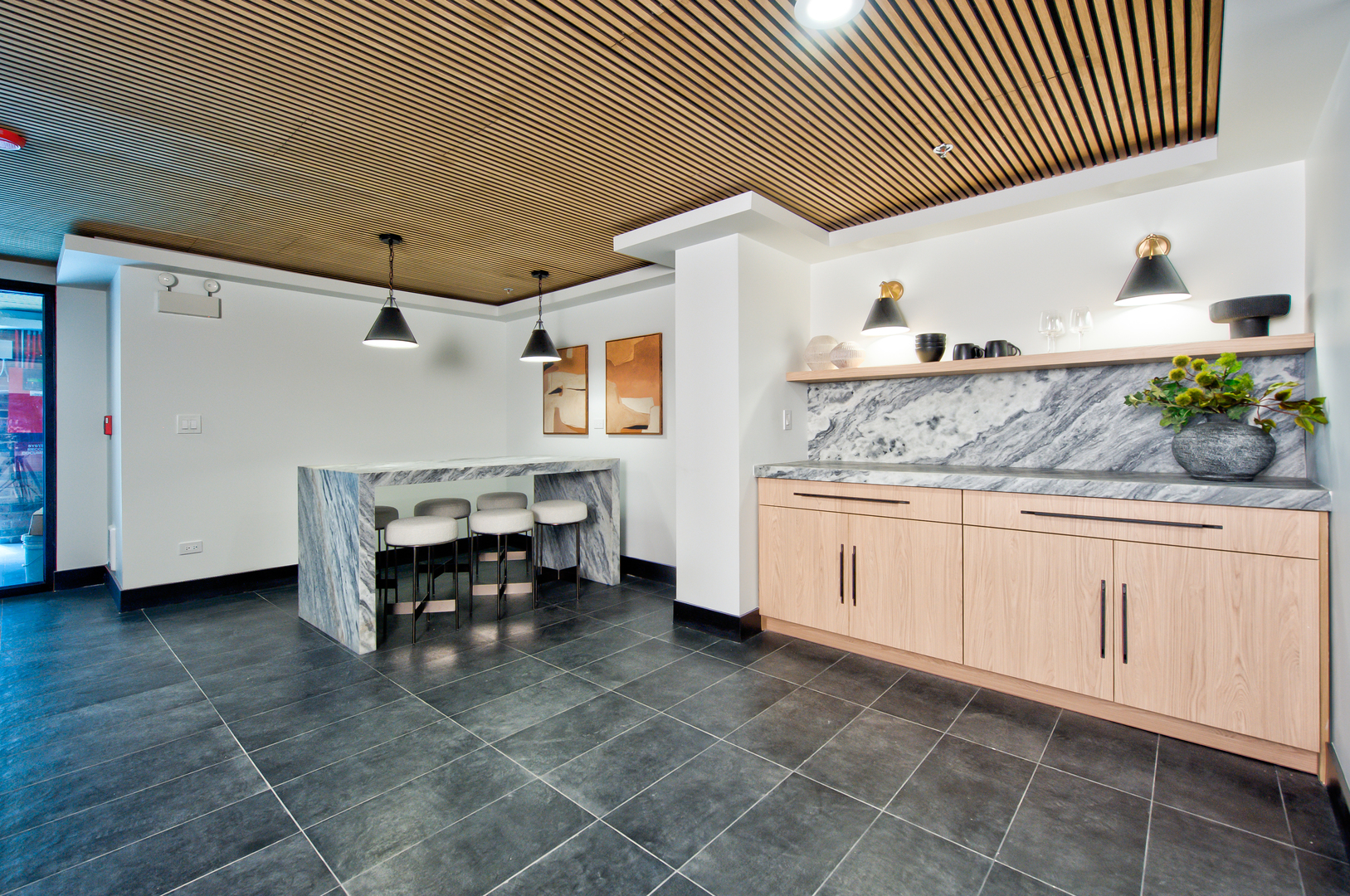 9396 Landings Lane, Unit 301 Des Plaines, IL 60016 - Photo 9 of 31