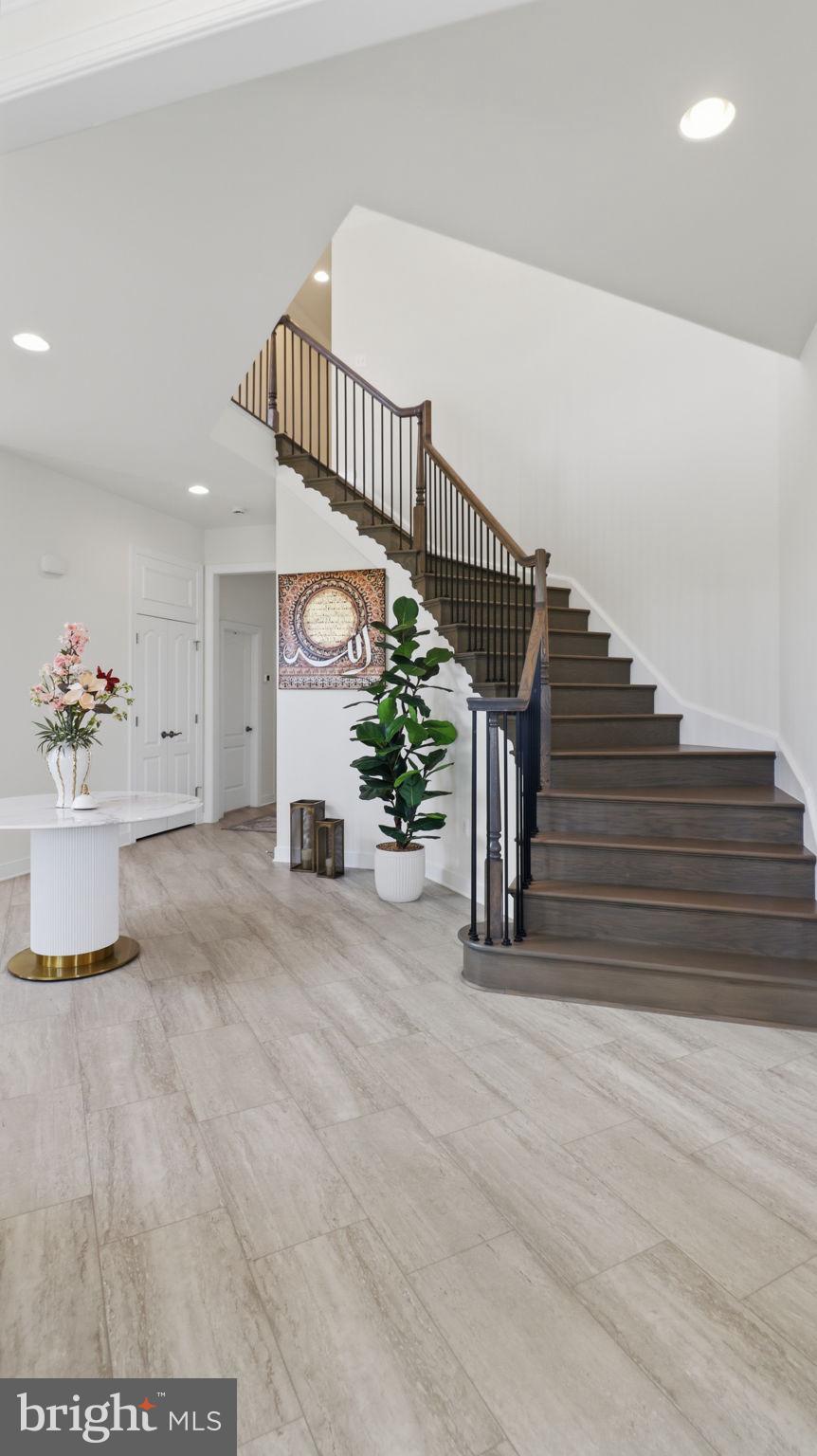 11502 Aden Road Nokesville, VA 20181 - Photo 25 of 106 a view of entryway and hall