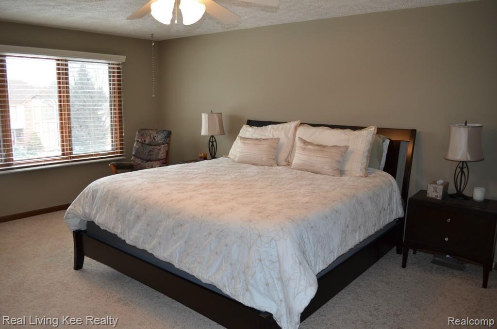 707 Sunlight Drive Rochester, MI 48309 - Photo 34 of 55 Master bed 1.jpg