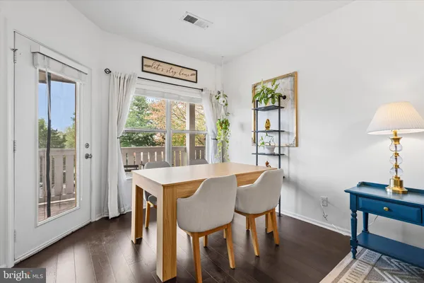 $2,300 | 14322 Climbing Rose Way, Unit 301, Centreville, VA 20121