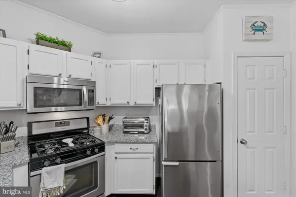 $2,300 | 14322 Climbing Rose Way, Unit 301, Centreville, VA 20121