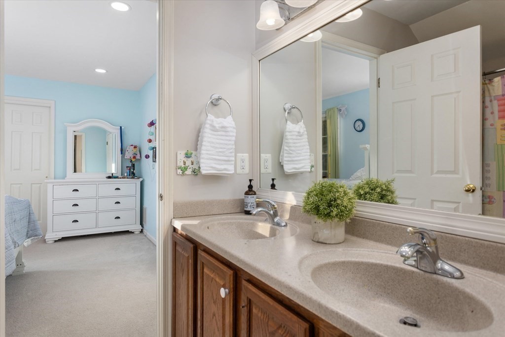 11 Carter Road Shrewsbury, MA 01545 - Photo 32 of 42 Gallery Image 32