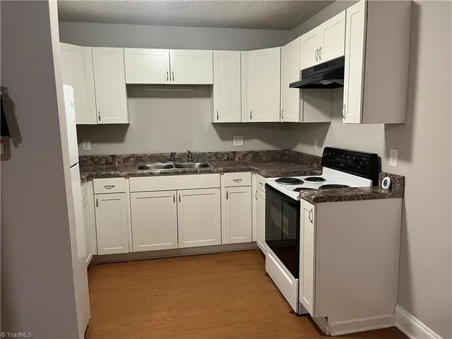 $995 | 1303 East Green Drive, High Point, NC 27260