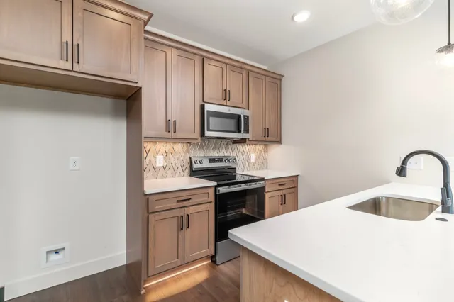 $359,900 | 67 Holland Park, Clarksville, TN 37043