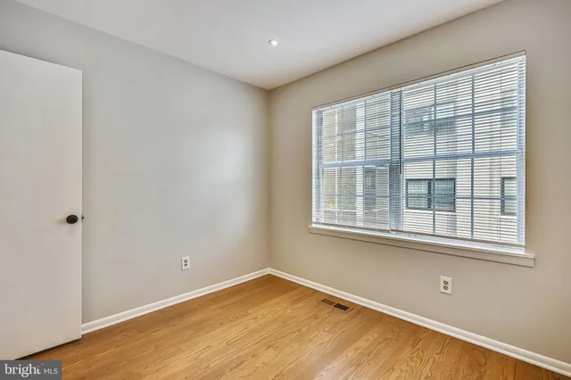 $2,950 | 1820 North Barton Street, Arlington, VA 22201