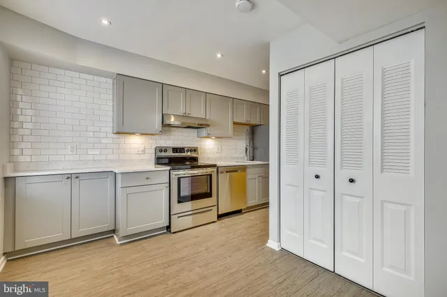 $2,950 | 1820 North Barton Street, Arlington, VA 22201