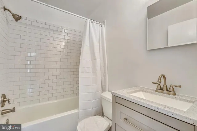 $2,950 | 1820 North Barton Street, Arlington, VA 22201