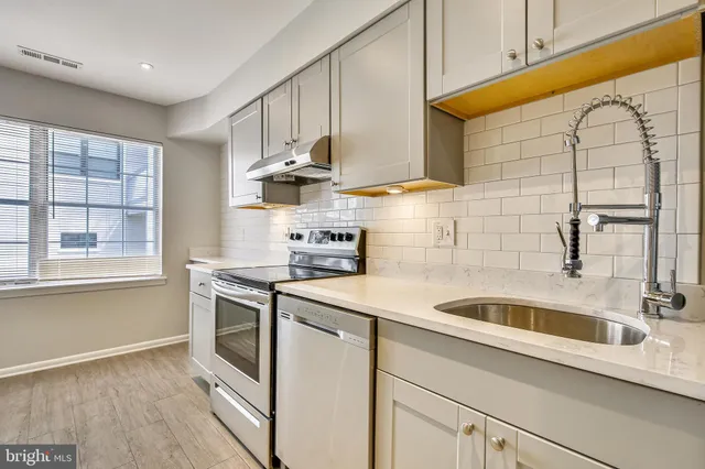 $2,950 | 1820 North Barton Street, Arlington, VA 22201