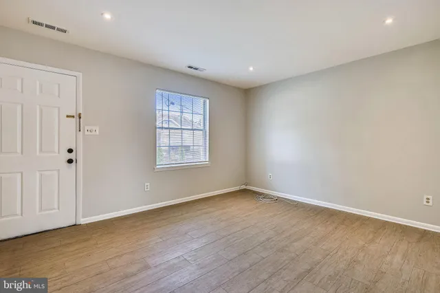 $2,950 | 1820 North Barton Street, Arlington, VA 22201