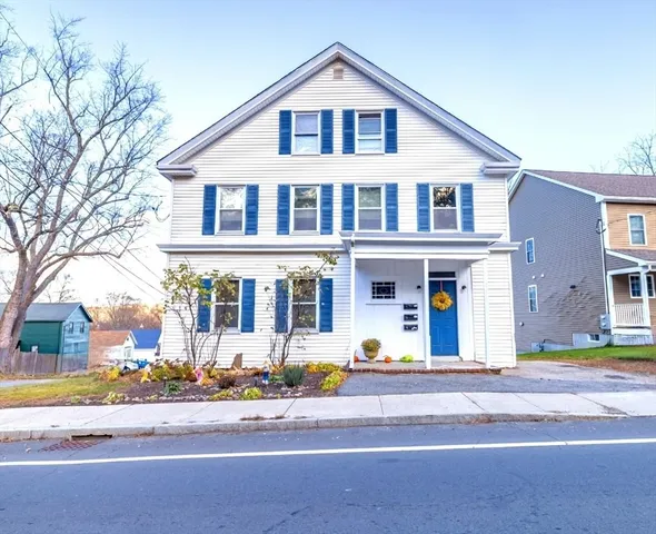 $2,100 | 372-374 Salem Street, Unit 2L | Salem Street