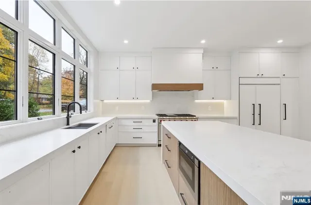 $2,899,999 | 308 Spring Lane, Haworth, NJ 07641