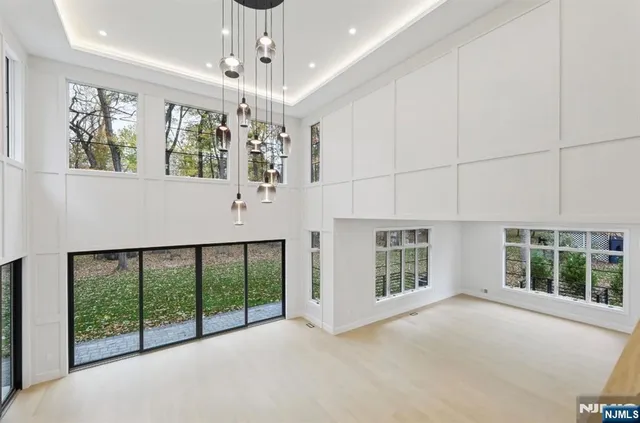 $2,899,999 | 308 Spring Lane, Haworth, NJ 07641